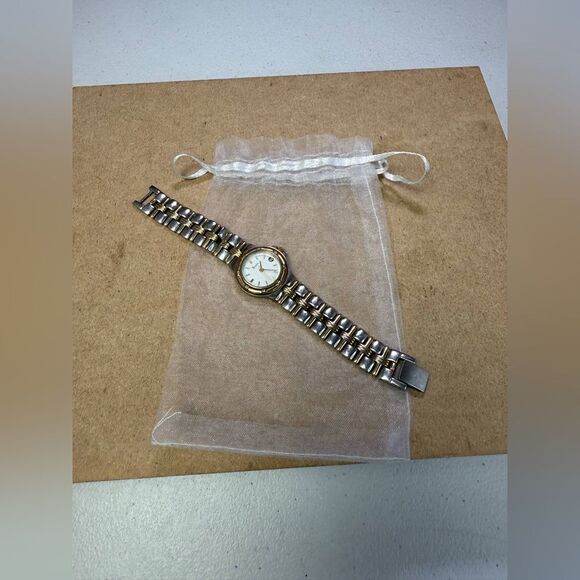 Vintage Bulova Watch Round Silver & Gold Tone Wristwatch W/Date Needs Battery’s - Picture 1 of 12